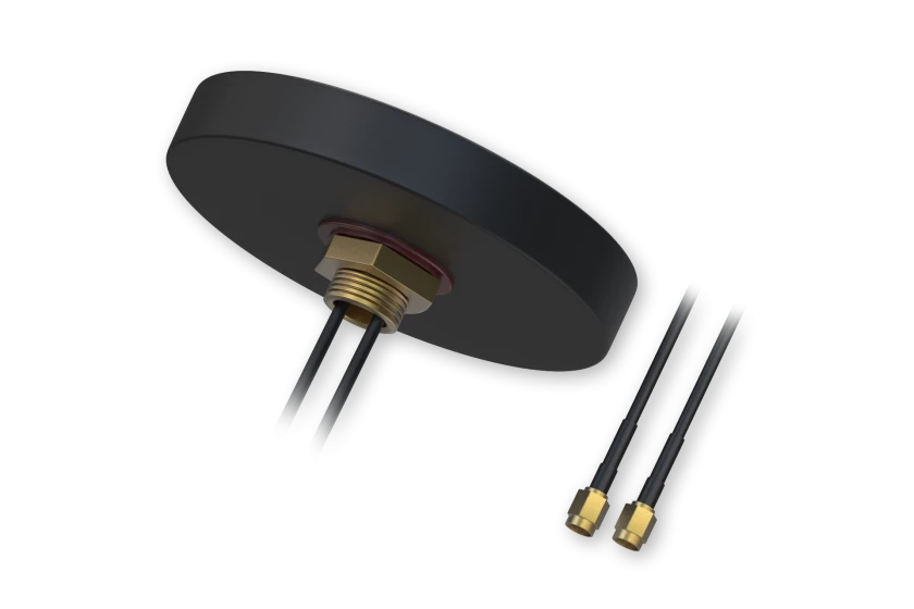 Product of <p>COMBO MIMO MOBILE ROOF SMA ANTENNA</p>