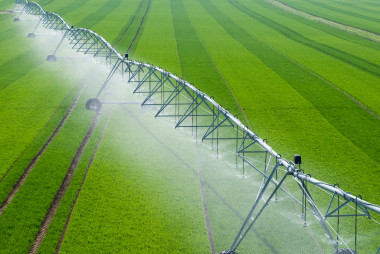 農業を効率化する「センターピボット灌漑システム」の自動化
