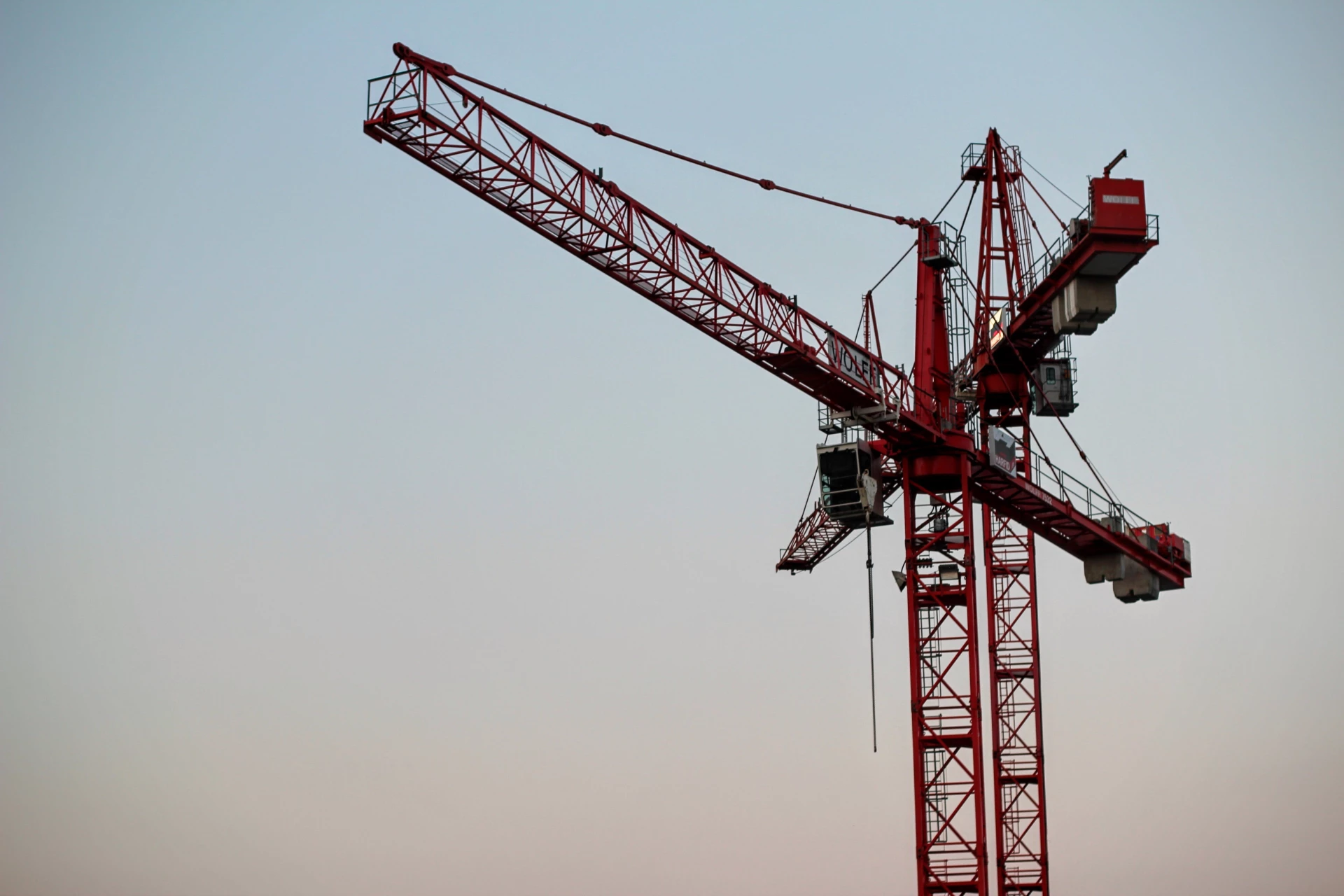 cellular-gateway-for-smart-construction-cranes.jpg