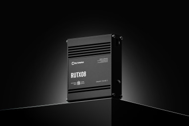 rutx08-black-f.png