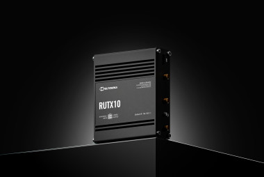 rutx10-black-f.png