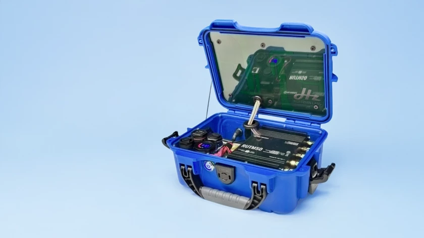 El Router 5G RUTM50 para una Conectividad Portátil sin Fisuras